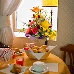 מלון Hotel Atmosphere 2*
